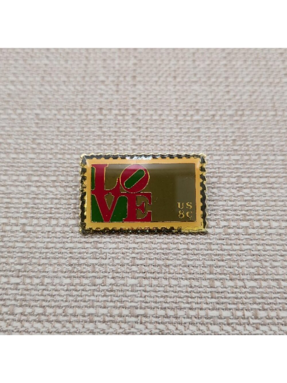 Vintage 1973 Robert Indiana 8c LOVE USPS Commemorative Postage Stamp Pin A8033